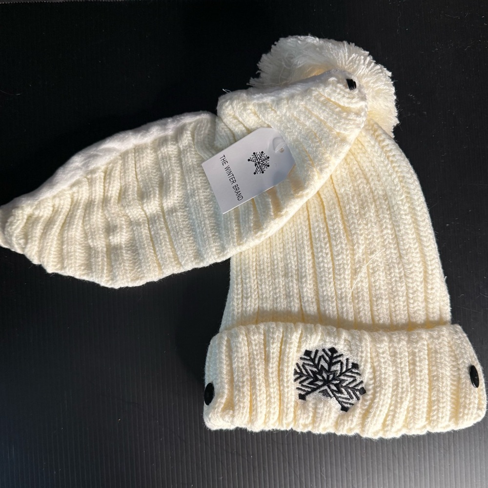 NWT The Winter Brand chenille Ivory signature beanie & mask